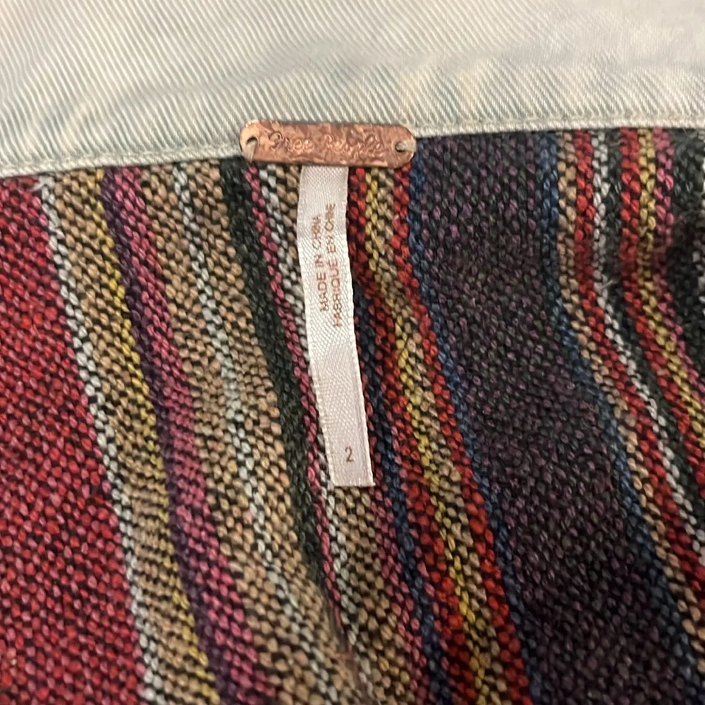 Free People Color-block Patchwork Boho Womans Cropped Denim Jean Jacket 2 - Picture 4 of 11